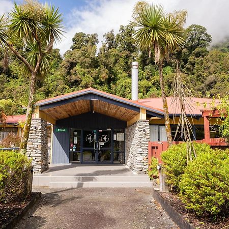 Haka House Franz Josef Vandrarhem Exteriör bild